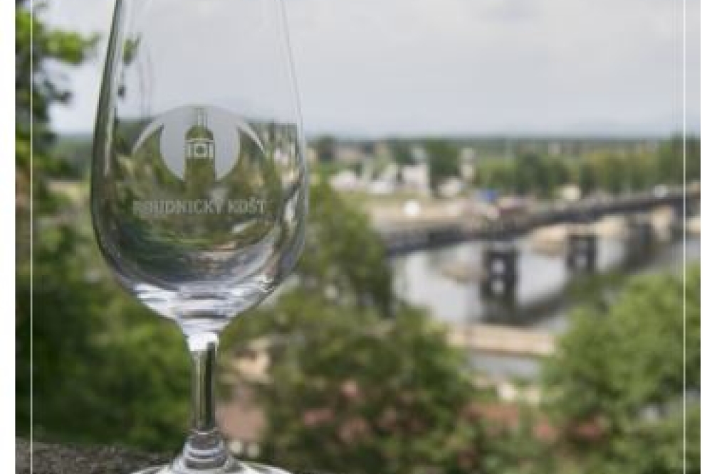  Ochutnejte česká vína na Roudnickém koštu!