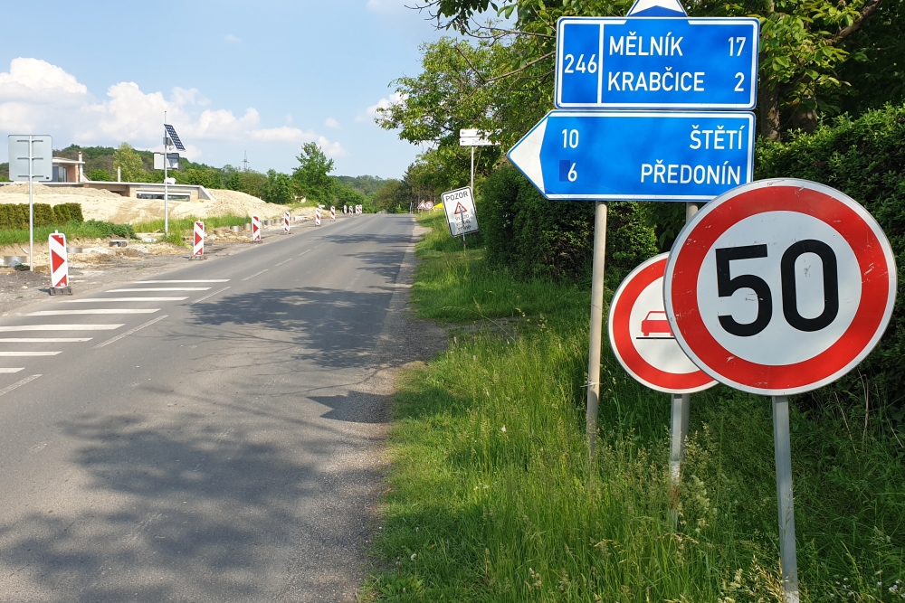  Výstavba napojení obchvatu uzavře cestu na Mělník