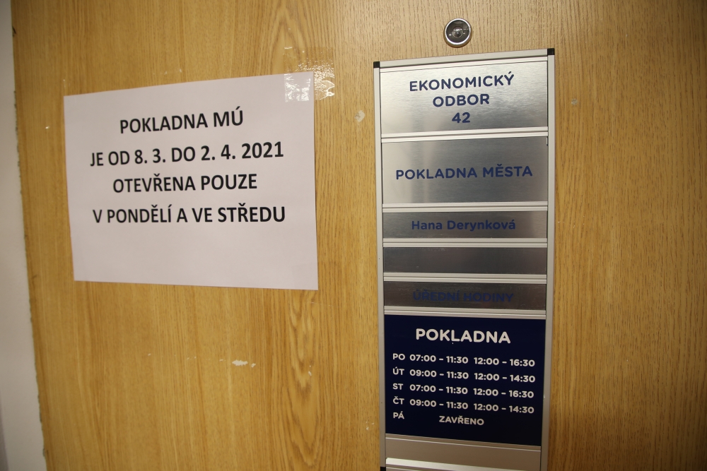  Prodloužení omezení provozu pokladny