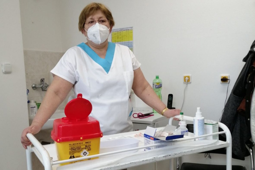  Situace v&nbsp;nemocnicích je vážná, do očkování se zapojí i&nbsp;praktici