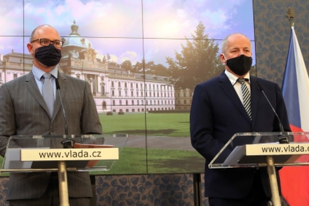  Vláda kvůli šíření epidemie COVID 19 omezí sportovní, kulturní a&nbsp;společenské akce, činnost úřadů i&nbsp;škol, rodičům prodlouží ošetřovné