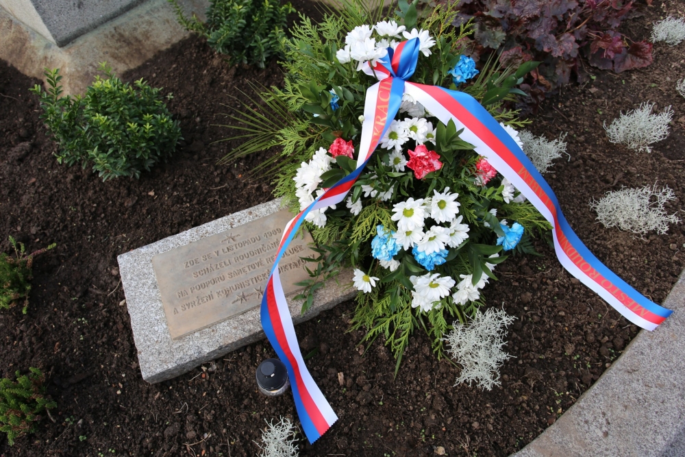  ROUDNICE SI PŘIPOMÍNÁ DEN BOJE ZA SVOBODU A DEMOKRACII